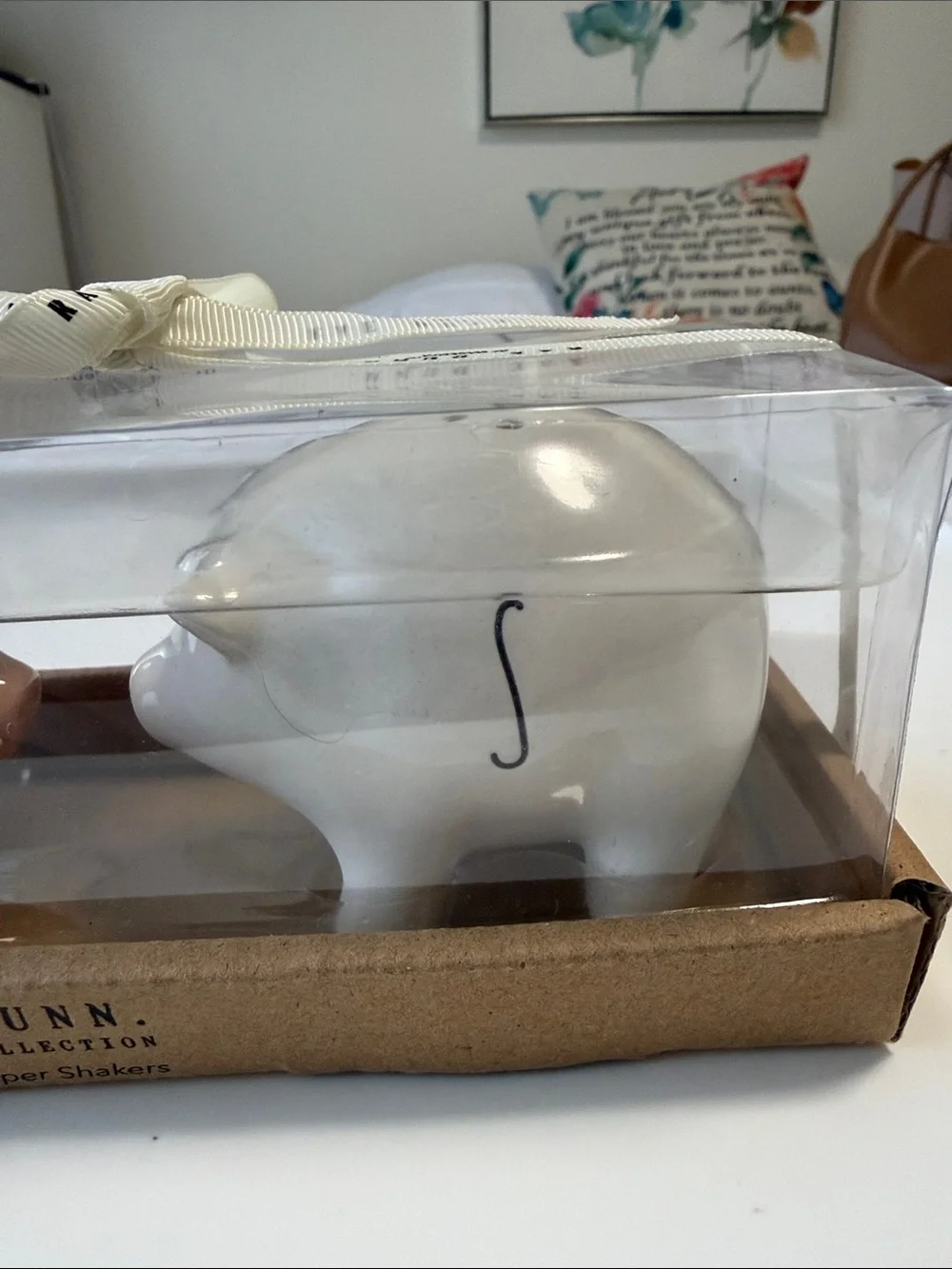 NWT-Rae Dunn Pink & White Pig Salt and Pepper Set in Box. Cottage, farmhouse. - Picture 3 of 5